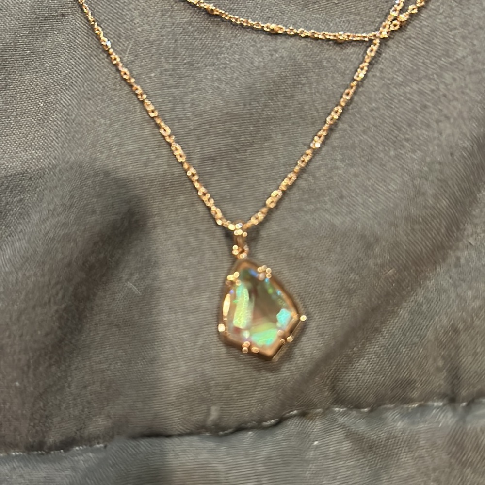 Kendra Scott necklace - Picture 2 of 3